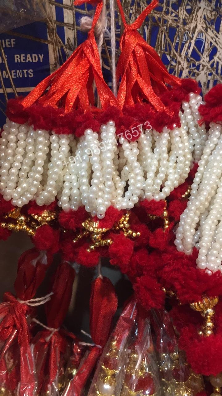 WHITE BEADS HAAR GARLAND